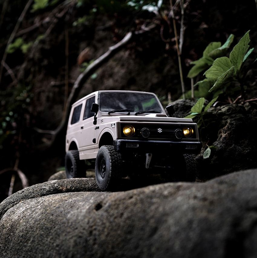 ジムニーを“操縦”する楽しさを今すぐ、誰でも！ 人気ブランドのステッカー付きでカスタムも可能だ - 17枚目の画像