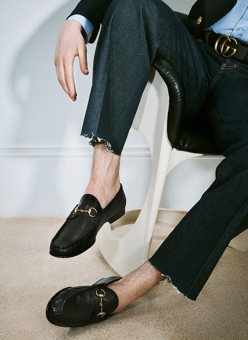 Tシャツ、デニムに「グッチ」のホースビット ローファー。最高のコンビをポール・メスカルが証明 - 2枚目の画像