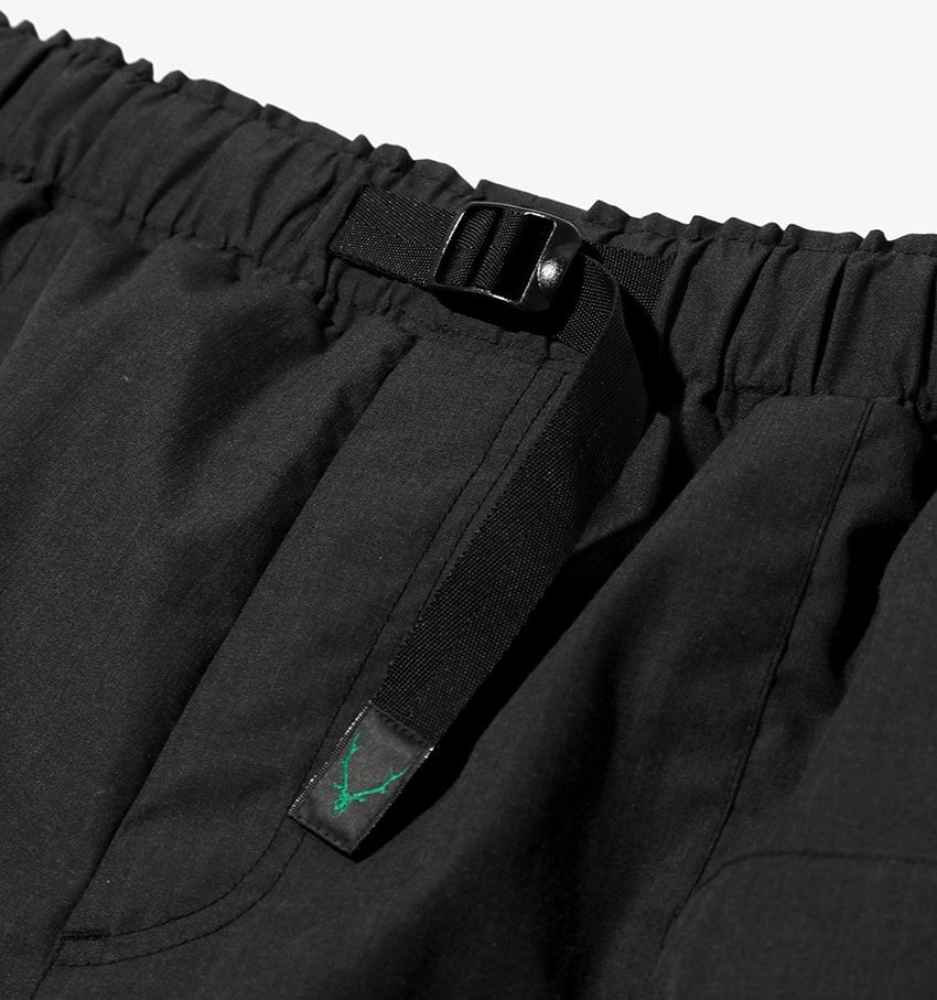 “ナンガのダウン”を採用した「サウス2 ウエスト8」の人気アイテム2型。釣りと焚き火に最適な1着 - 6枚目の画像