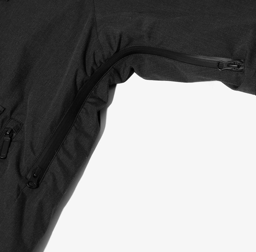 “ナンガのダウン”を採用した「サウス2 ウエスト8」の人気アイテム2型。釣りと焚き火に最適な1着 - 23枚目の画像