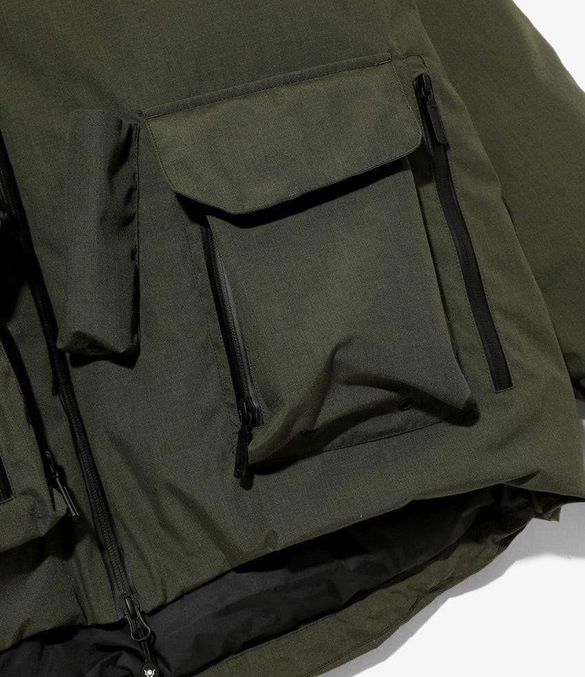 “ナンガのダウン”を採用した「サウス2 ウエスト8」の人気アイテム2型。釣りと焚き火に最適な1着 - 31枚目の画像