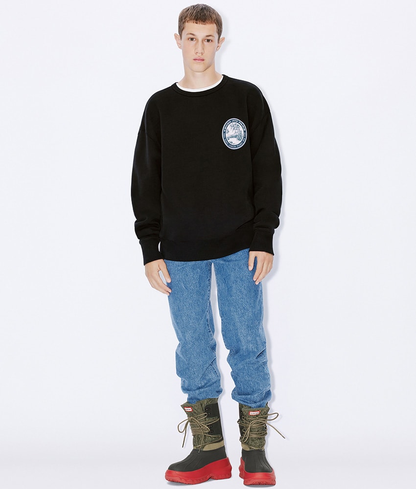 KENZO×HUNTER」コラボ全4型。ボケフラワーをあしらった