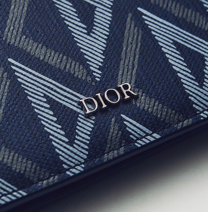 一流ブランドの“青い”革小物。どんな場面にも対応しながら、ちょっぴり主張する絶妙な個性 - 2枚目の画像