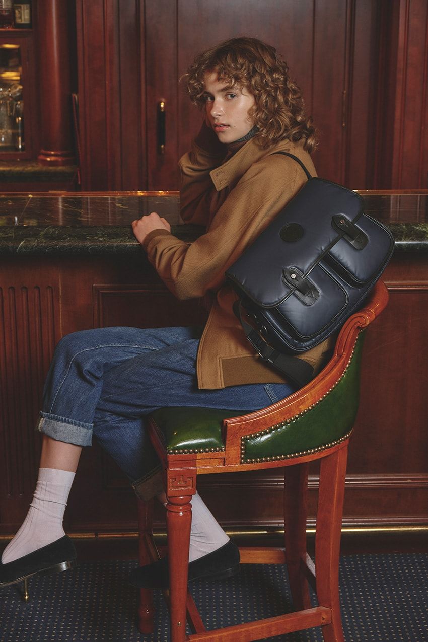 「ブルックス ブラザーズ」のブレザーから着想した「ハンティング・ワールド」ネイビーのバチュー - 20枚目の画像