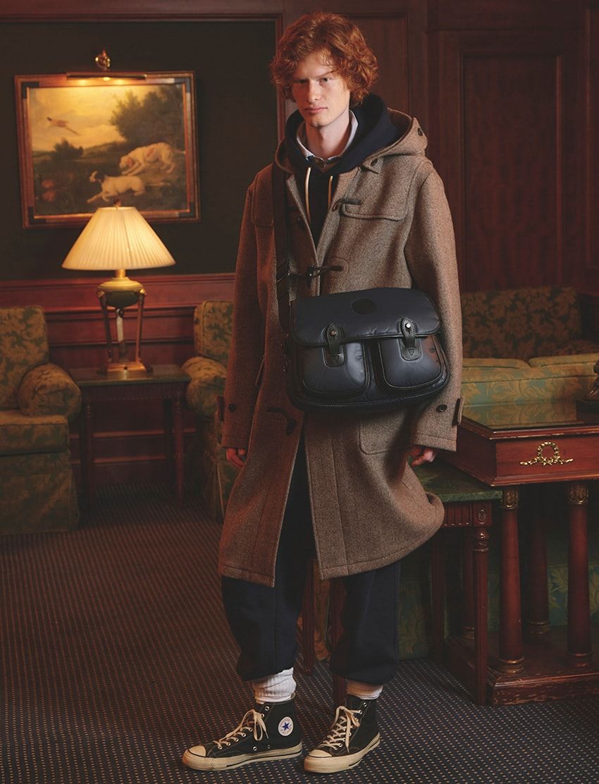 「ブルックス ブラザーズ」のブレザーから着想した「ハンティング・ワールド」ネイビーのバチュー - 6枚目の画像