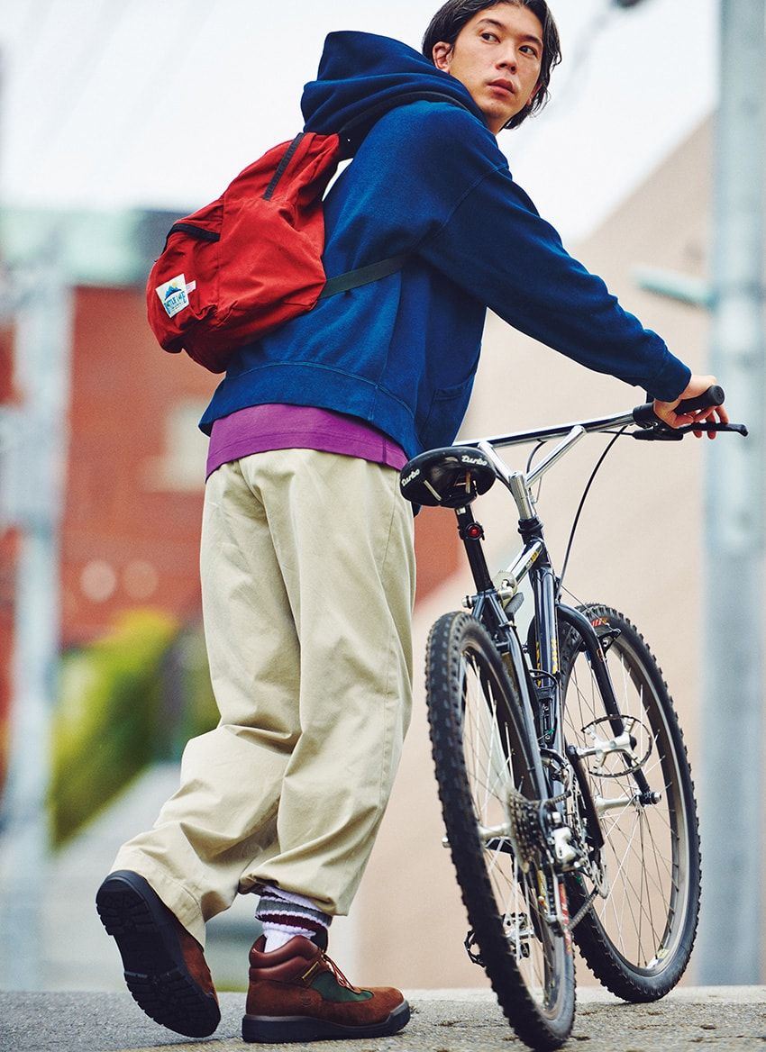 野暮ったさとオサラバ！スウェットを“ブルー”にしたら体育会系に見えなくなった - 2枚目の画像