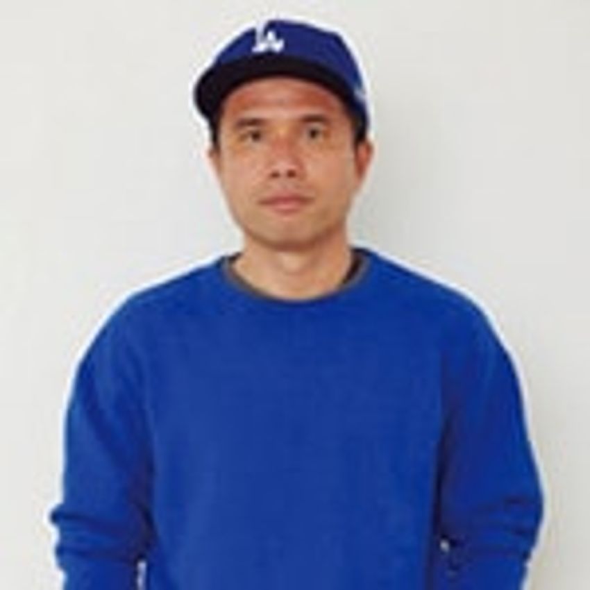 サロモンのスニーカー、マルニのニットも！梶 雄太が自腹買いしたアートな青アイテム - 4枚目の画像