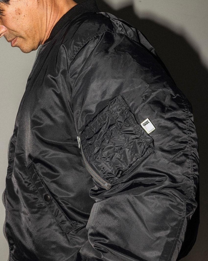 「SSZ」がバズリクソンズに別注したMA-1はたっぷりダウンを封入！ カラーリングもポイント - 3枚目の画像