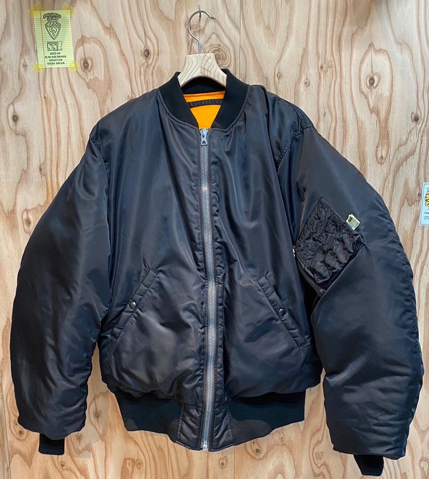 「SSZ」がバズリクソンズに別注したMA-1はたっぷりダウンを封入！ カラーリングもポイント - 1枚目の画像