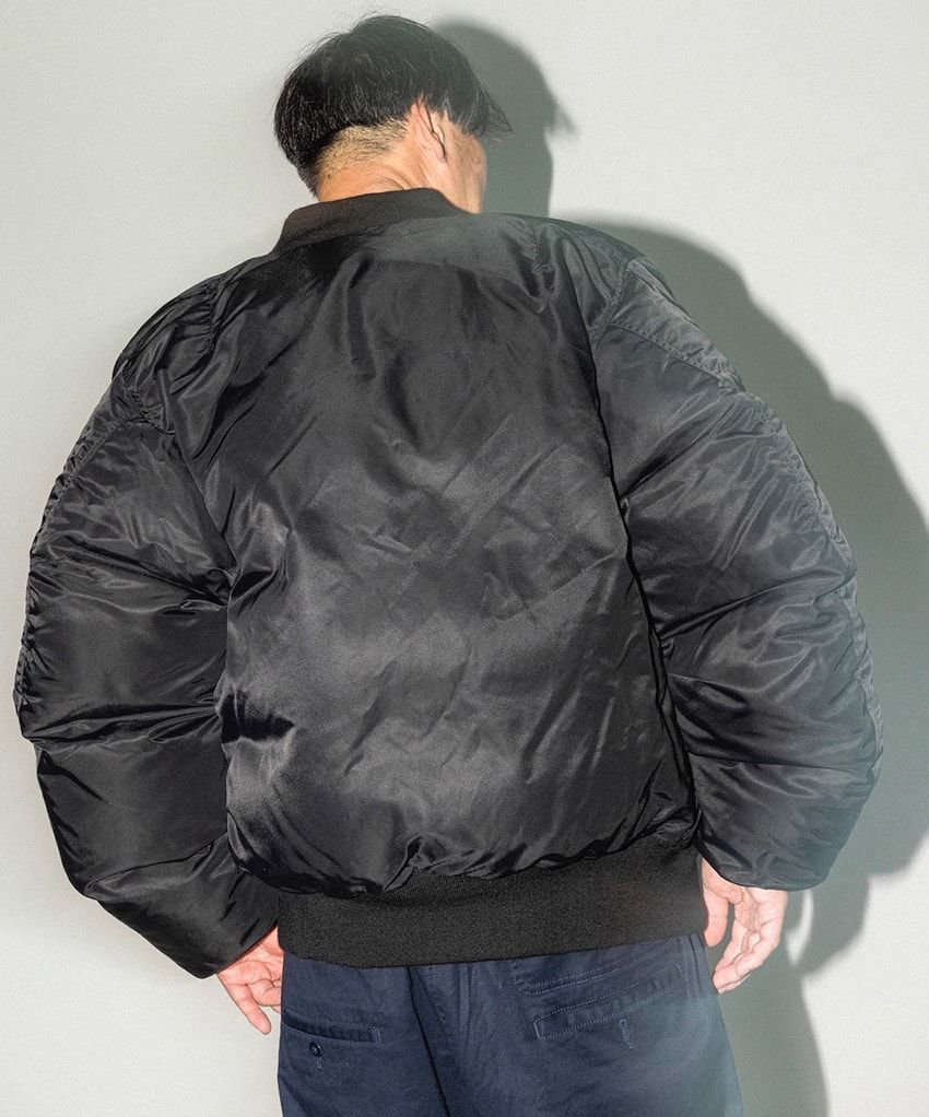 「SSZ」がバズリクソンズに別注したMA-1はたっぷりダウンを封入！ カラーリングもポイント - 9枚目の画像