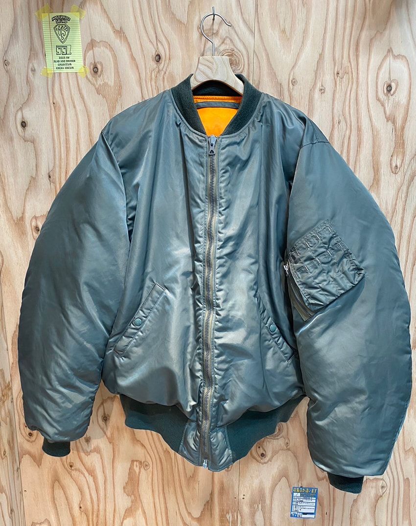 「SSZ」がバズリクソンズに別注したMA-1はたっぷりダウンを封入！ カラーリングもポイント - 2枚目の画像