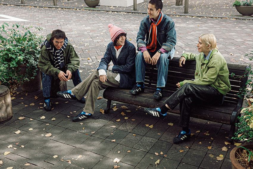 “アトモスブルー”で彩ったアディダス オリジナルス「ガゼル」は1985年モデルがベース - 36枚目の画像