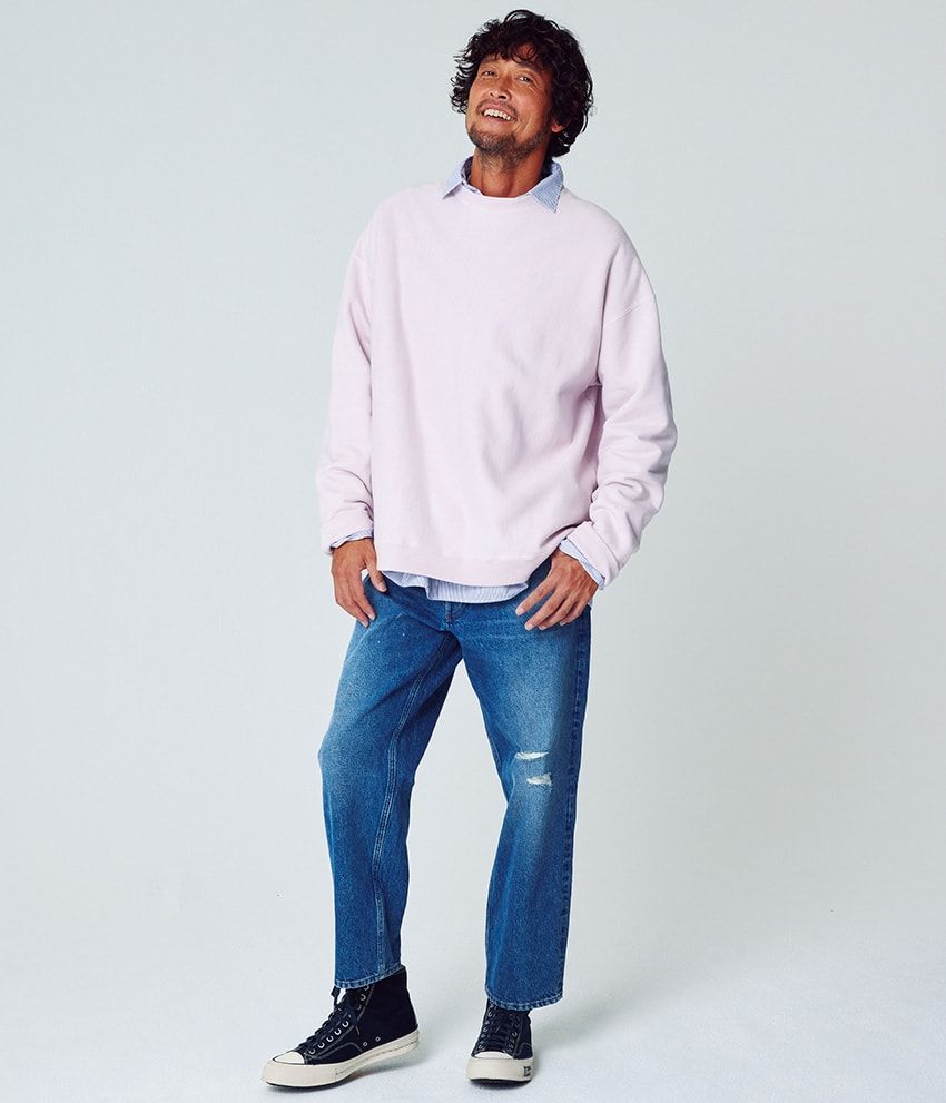 くすみカラー攻略には色落ちデニムが欠かせない。キレイめ＆カジュアルの両軸コーデで検証！ - 4枚目の画像