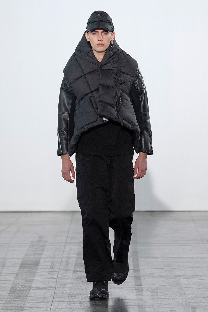 パリのランウェイデビュー初の“イエローブーツ”は「eYeジュンヤ ワタナベ マン」とのコラボ作 - 9枚目の画像