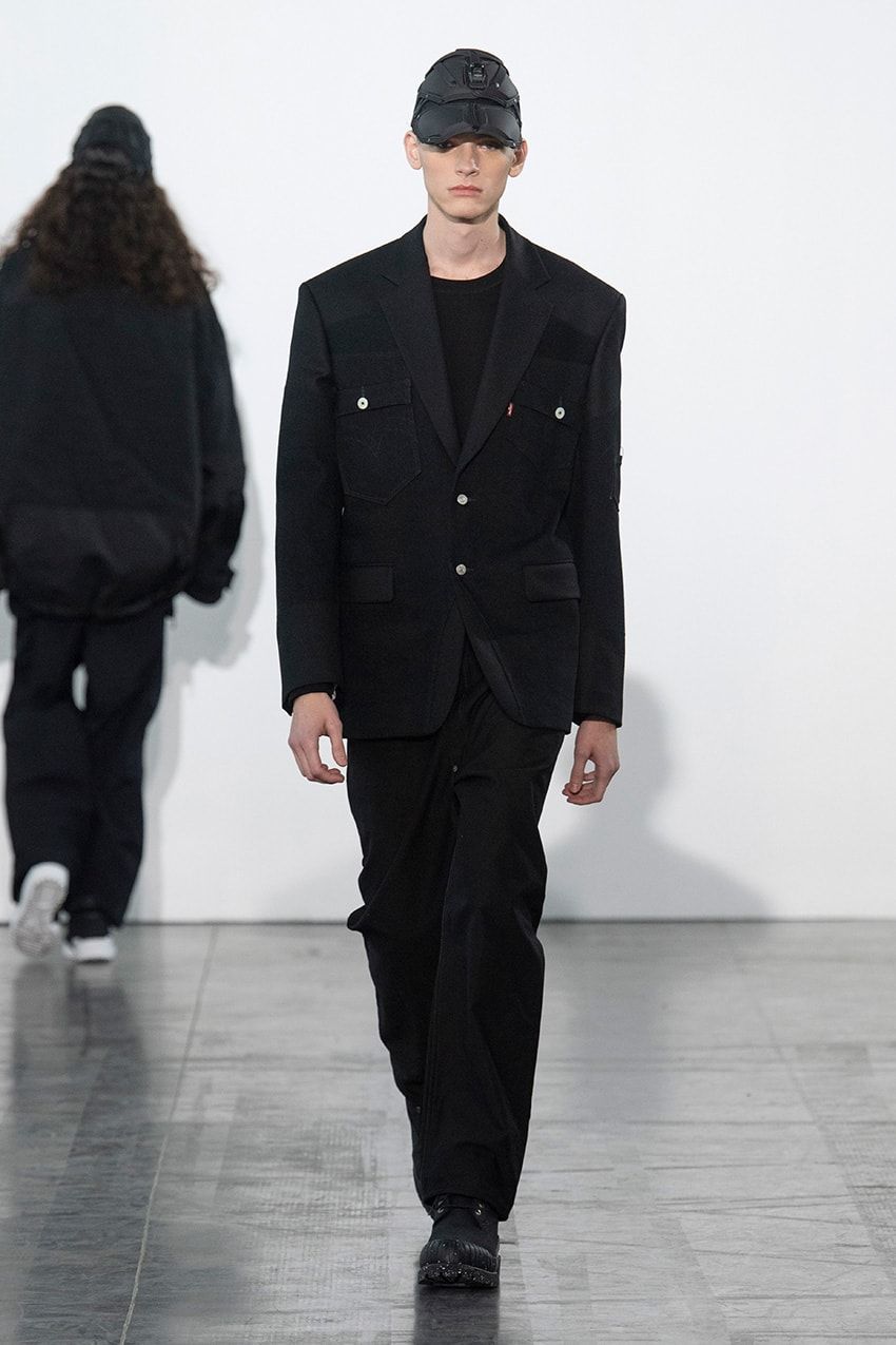 パリのランウェイデビュー初の“イエローブーツ”は「eYeジュンヤ ワタナベ マン」とのコラボ作 - 15枚目の画像