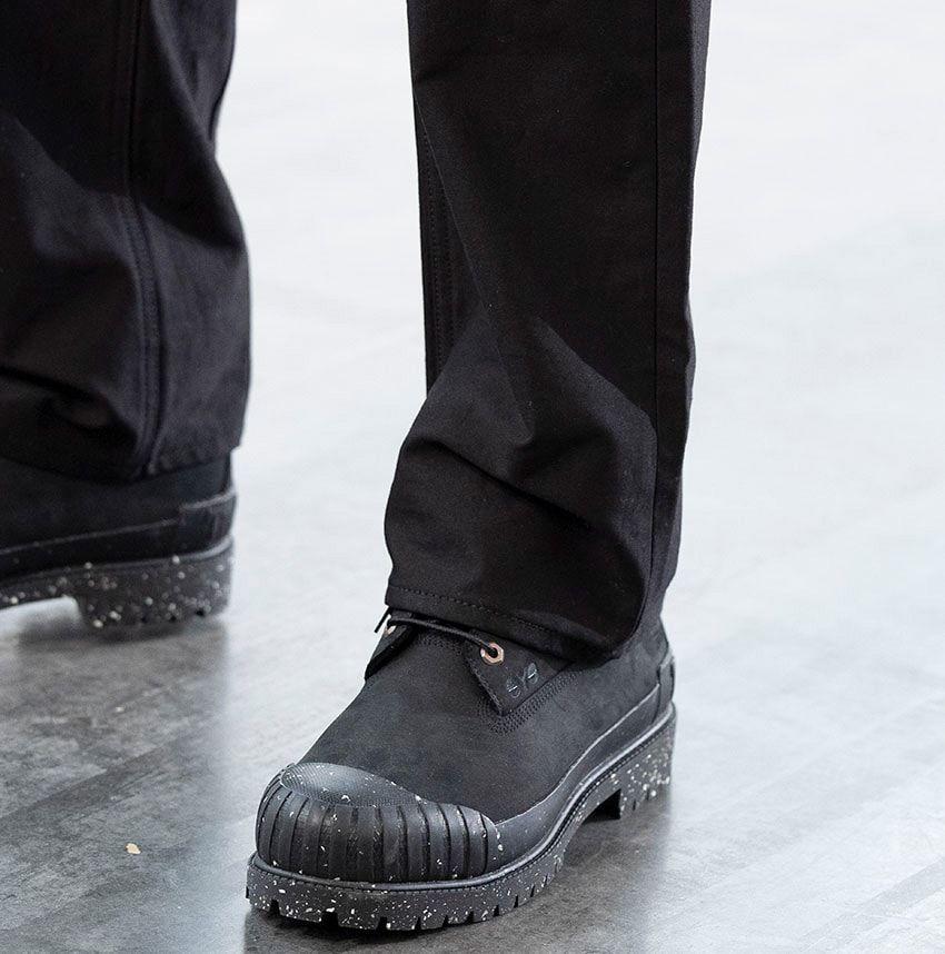 パリのランウェイデビュー初の“イエローブーツ”は「eYeジュンヤ ワタナベ マン」とのコラボ作 - 5枚目の画像