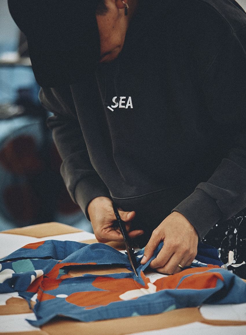 「ウィンダンシー×クラークス」手作業でドリッピングされたオンリーワンな“ワラビー”がアトモスから - 10枚目の画像