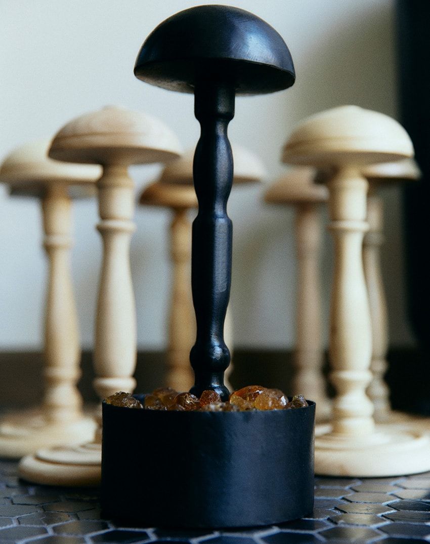 ハットに香りをまとわせるスタンド。キジマ タカユキ10周年コラボ第4弾はマドエレンとの合作 - 3枚目の画像