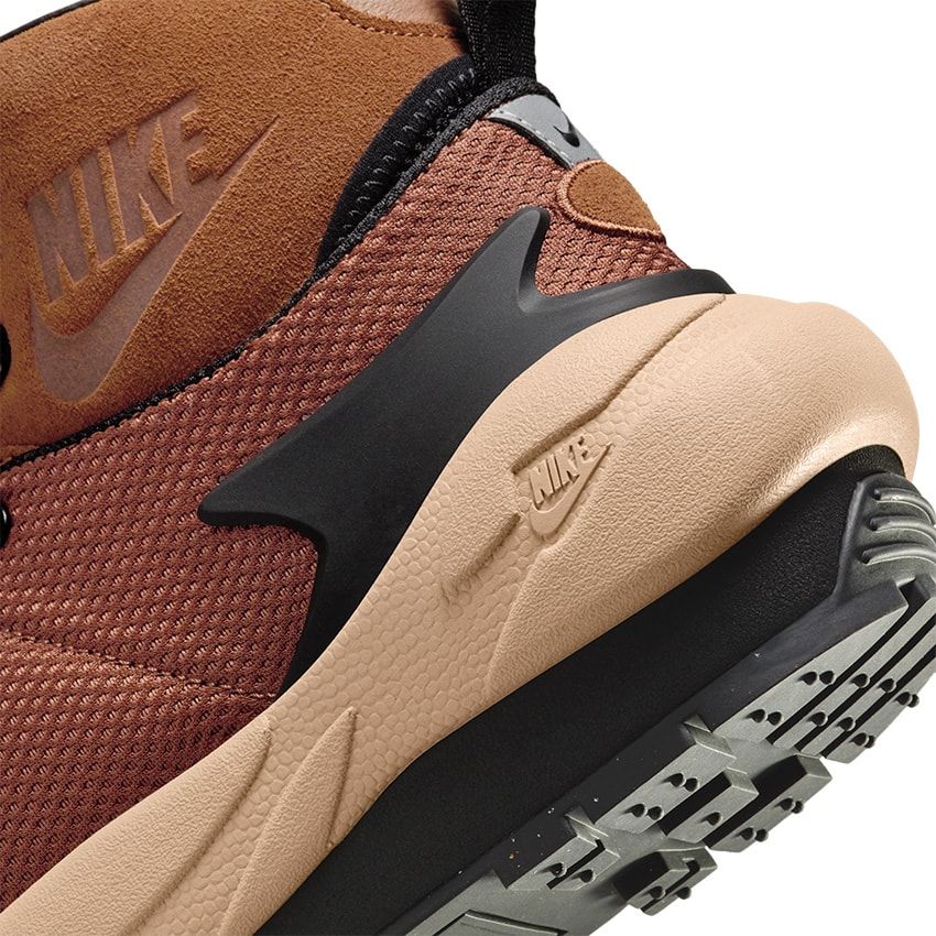 「ナイキ×サカイ」の最新コラボ“マグマ スケープ”。傑作エア マグマとフットスケープの融合デザイン - 12枚目の画像