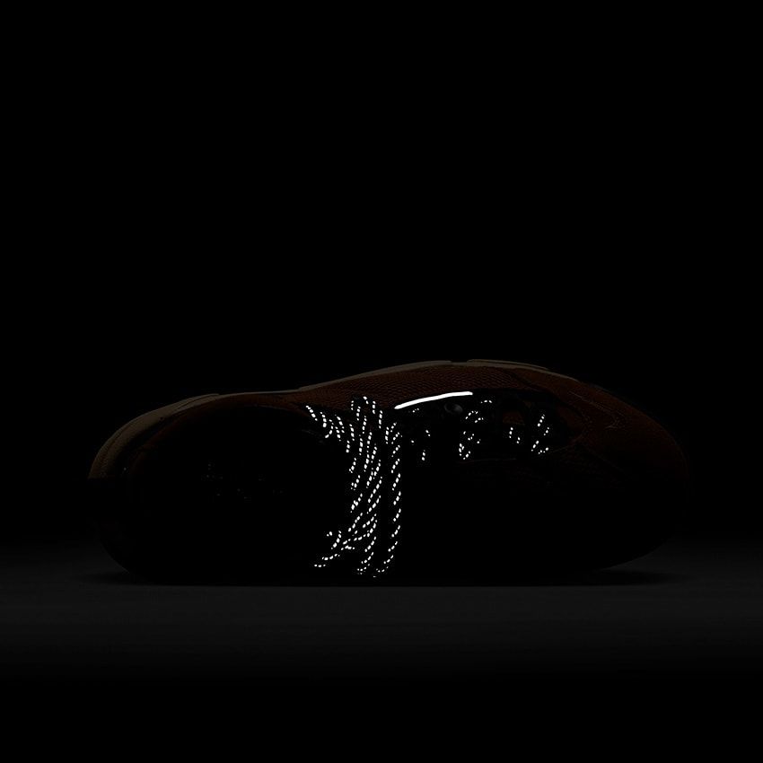 「ナイキ×サカイ」の最新コラボ“マグマ スケープ”。傑作エア マグマとフットスケープの融合デザイン - 21枚目の画像