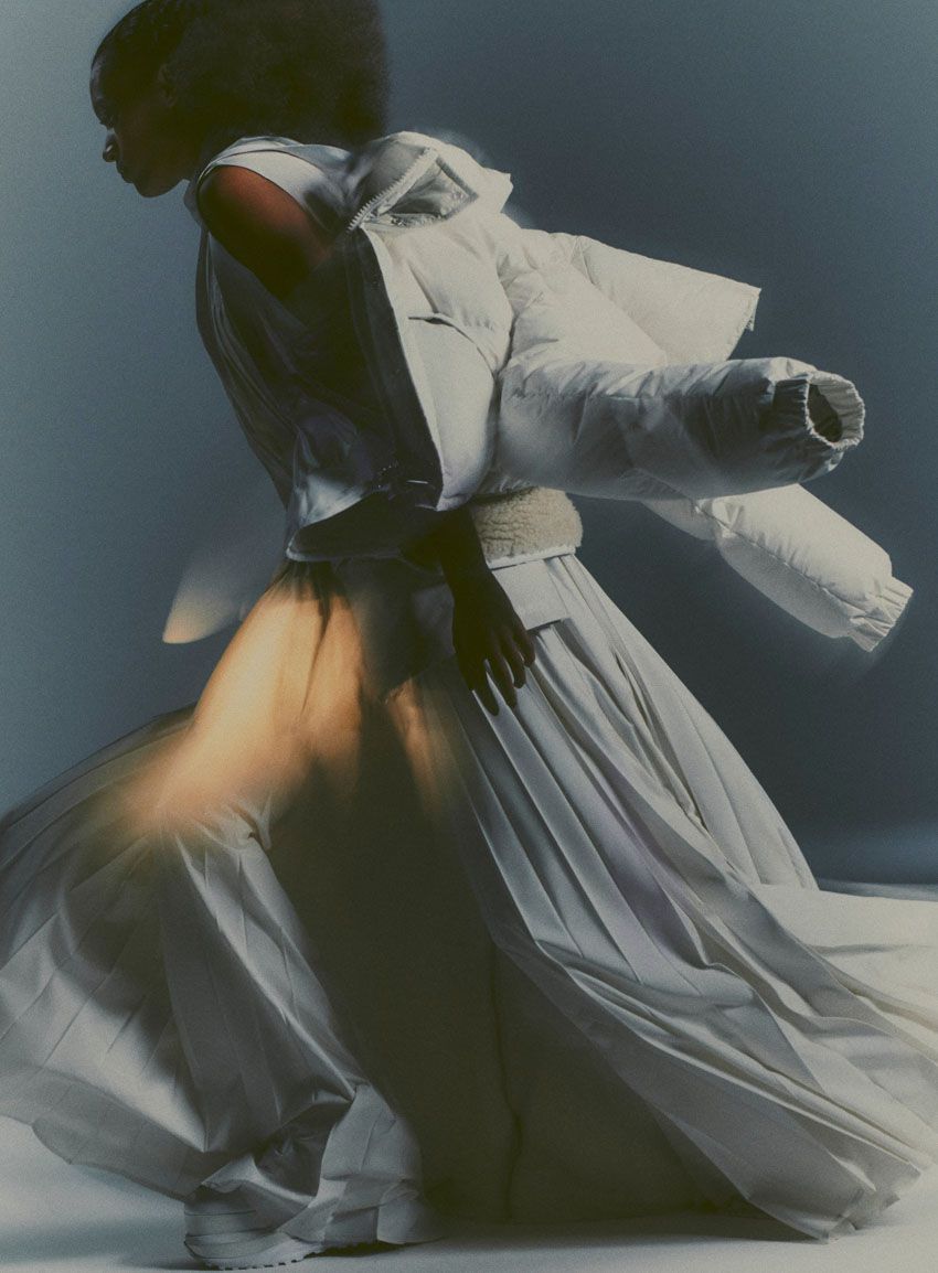 「モンクレール × サカイ」はトータルコーデで販売！ ギミック満載で多彩なスタイルが楽しめる - 3枚目の画像