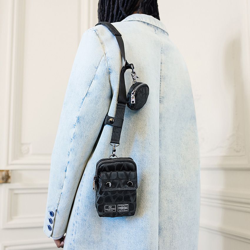 V印の「ポーター」はヴァレンティノ ガラヴァーニとの共作。両者のアイコンの融合が生んだ日本製のバッグたち - 9枚目の画像