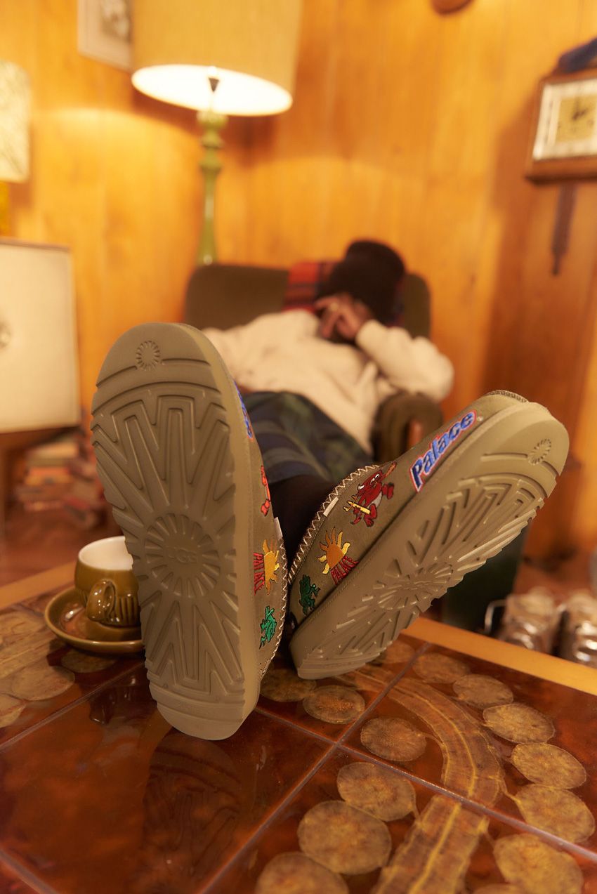 「PALACE UGG」コラボ第2弾。人気モデル“タスマンスリッパ”がポップな刺繍で大変身！ - 9枚目の画像