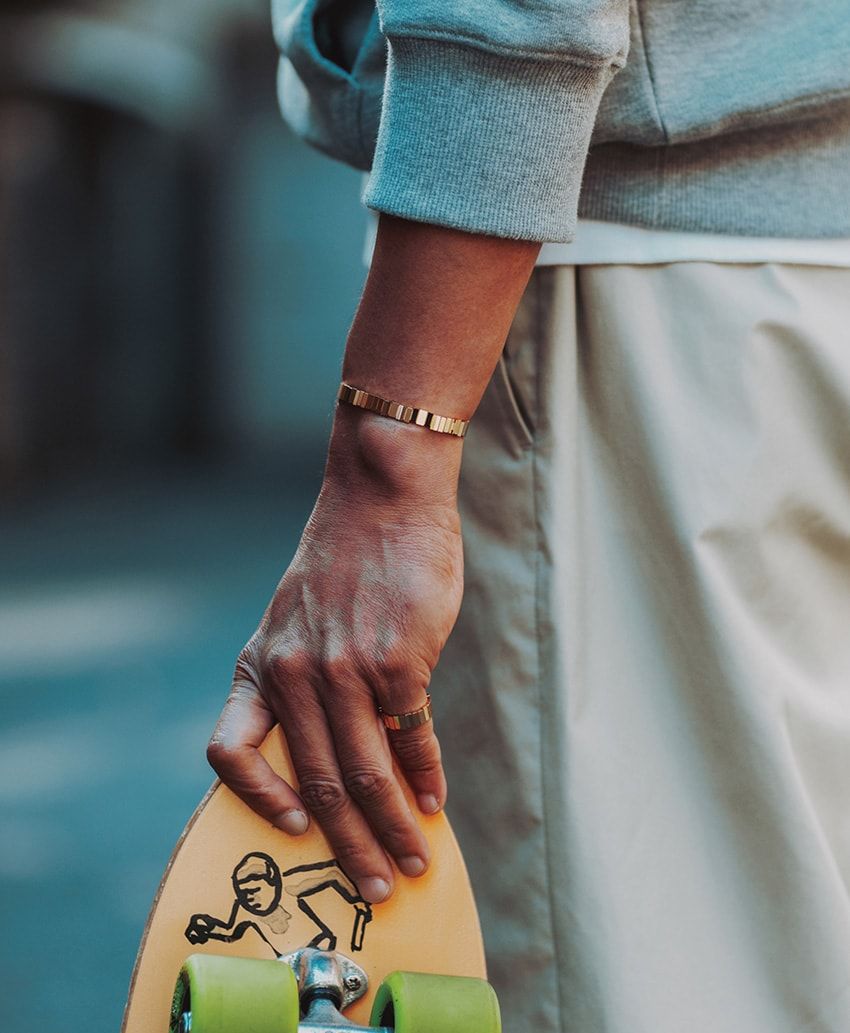 カルティエ、ディオール、ブルガリ。アクティブ派モデル春日潤也の日常に馴染む“カジュアル”ジュエリー - 4枚目の画像