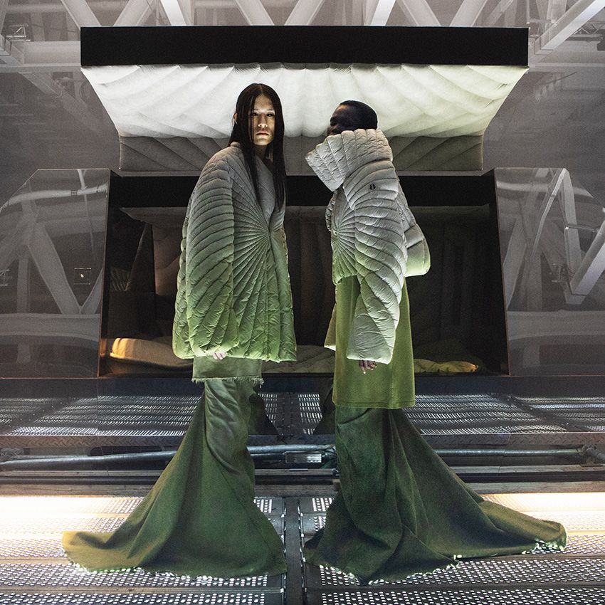 「モンクレール ＋ リック・オウエンス」光沢あるキルティングダウンなど豊富にリリース - 2枚目の画像