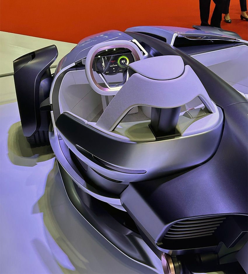 美し過ぎるヤマハの三輪カーに、ロボコップみたいな軽EV！こんなセカンドカーなら乗ってみたい - 3枚目の画像