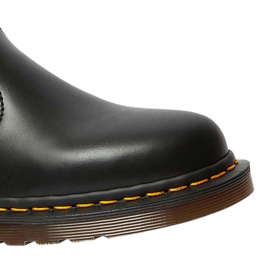 ドクターマーチンのチェルシーブーツ「2976」。初心者もブーツ好きも知るべき名作と言われるワケ - 2枚目の画像