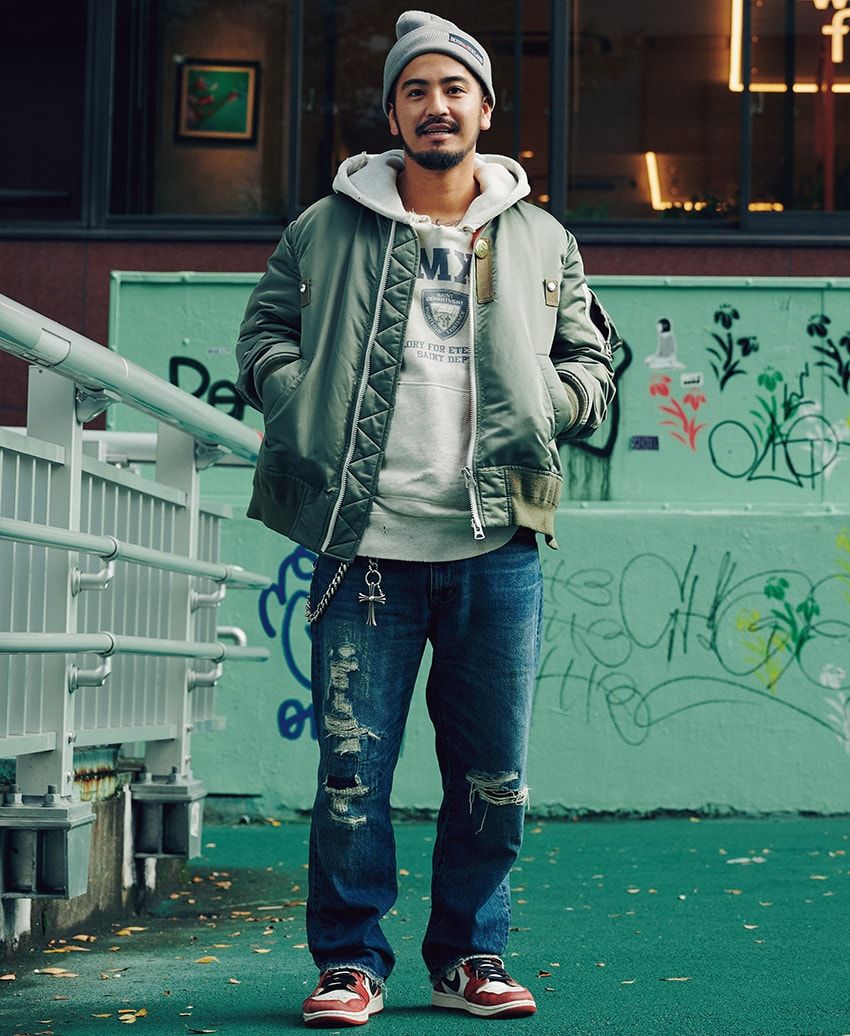 ミリタリー旋風発生中！街角で見つけた大人顔の黒カーゴ＆レトロモダンなMA-1 - 8枚目の画像