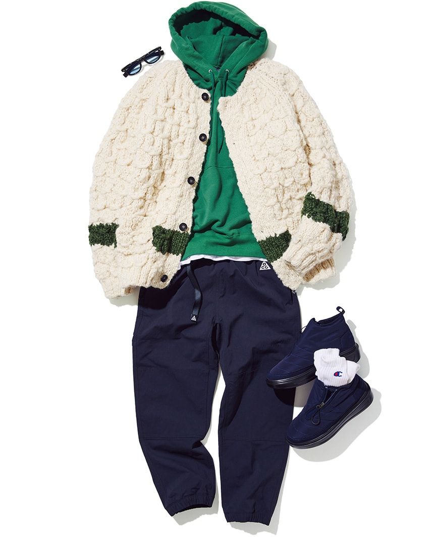 真冬に効く“アウター以外”のダウン活用法。靴にパンツに、マフラーも！ - 1枚目の画像