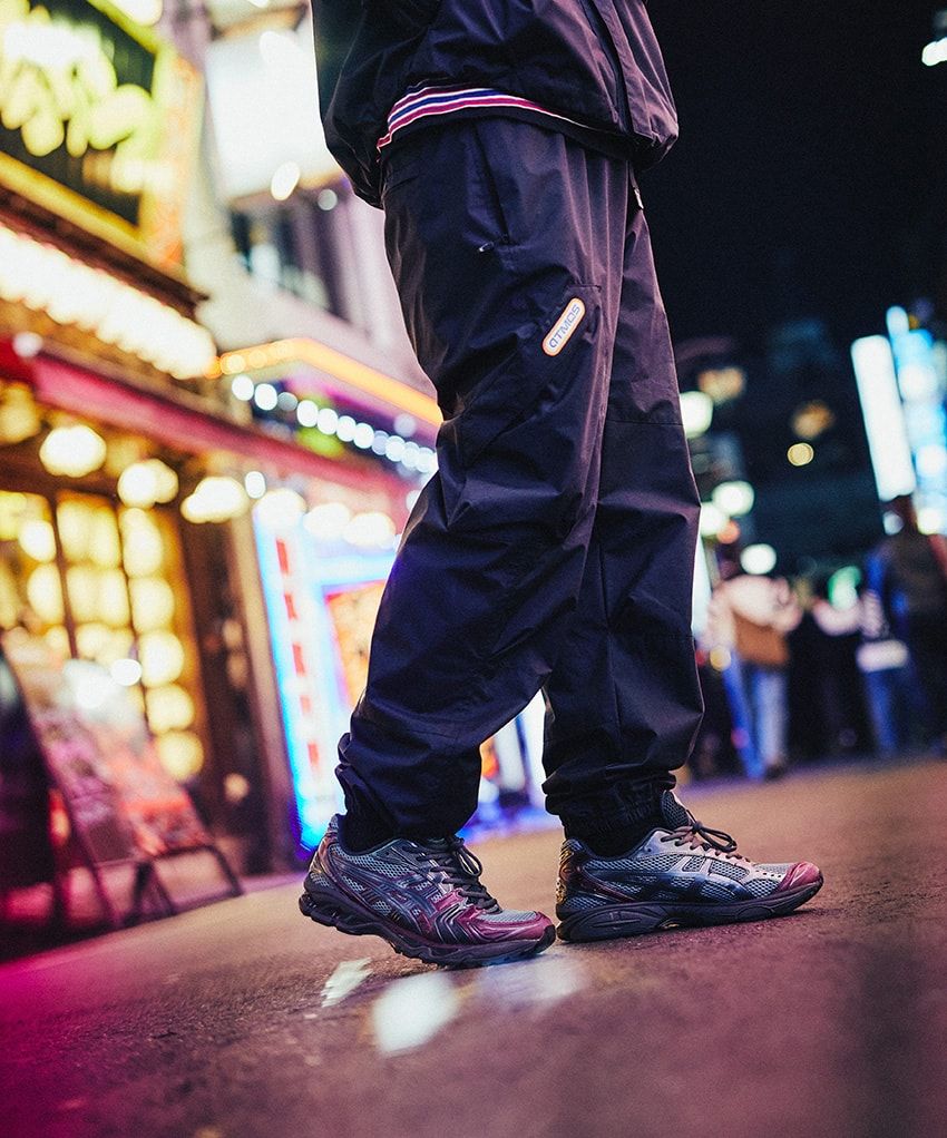 アトモスがアシックス「ゲルカヤノ 14」を別注！ 夜の街をイメージした艶やかな配色で登場 - 13枚目の画像