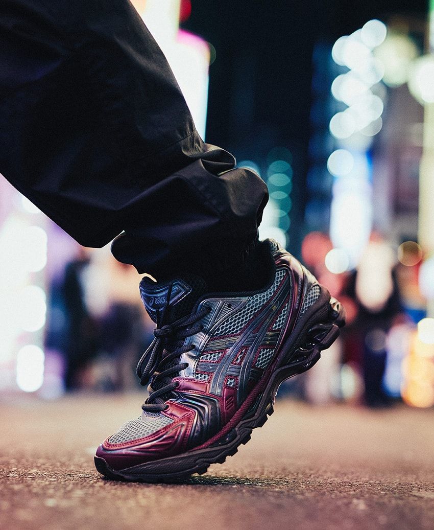 アトモスがアシックス「ゲルカヤノ 14」を別注！ 夜の街をイメージした艶やかな配色で登場 - 14枚目の画像