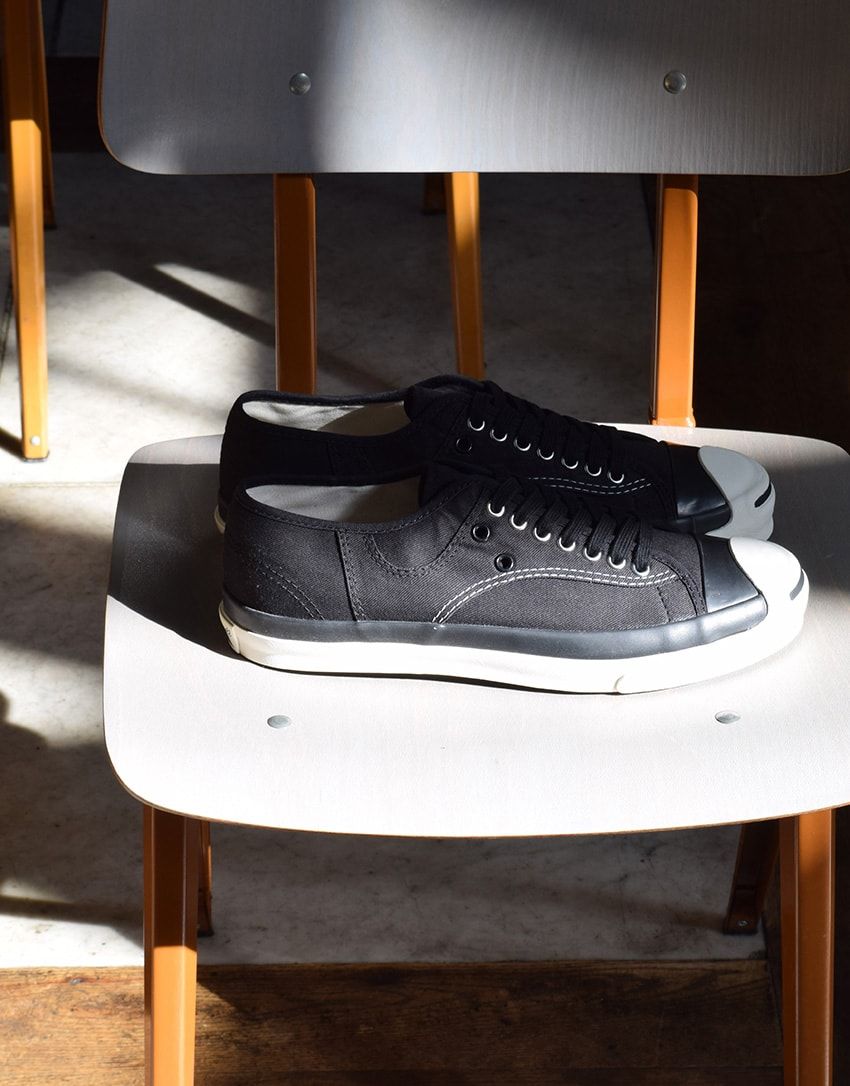 特別な黒を纏ったコンバース「ジャックパーセル」は70年代モデルがベースのビオトープ別注 - 1枚目の画像