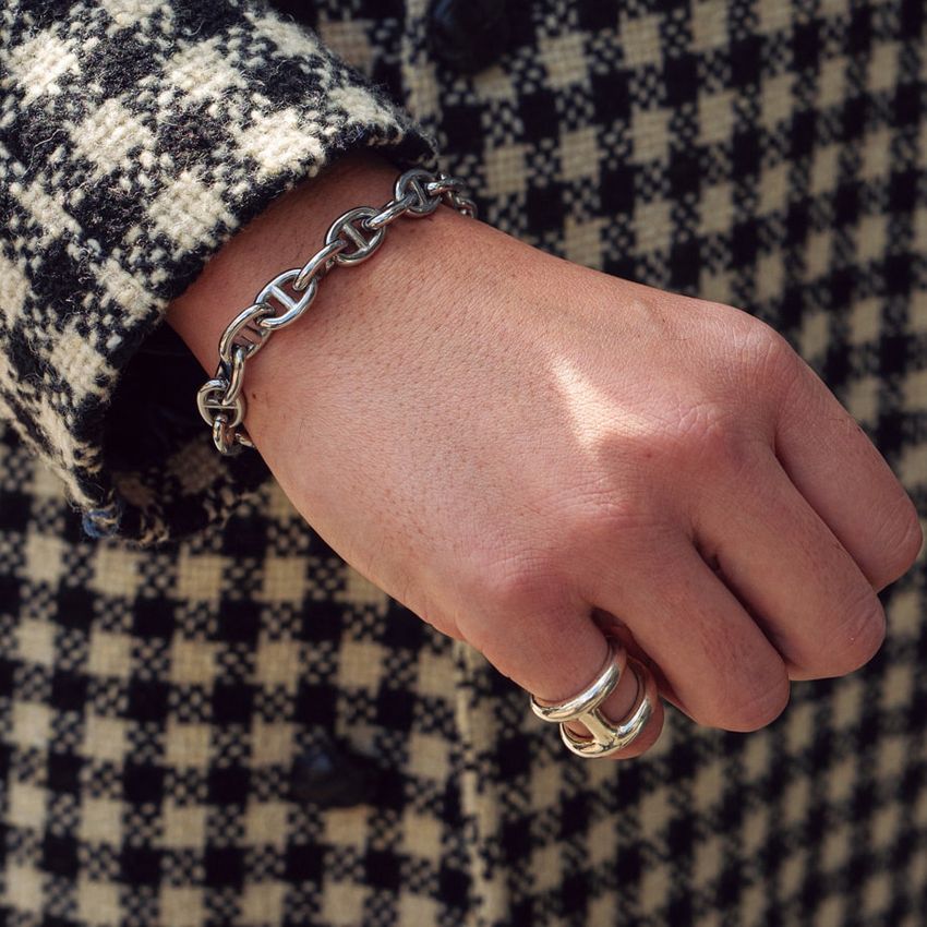 支持率No.1は“シェーヌダンクル”。大人ファッションの画竜点睛「エルメス」の取り入れ方 - 3枚目の画像