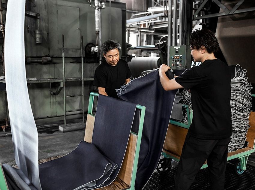 限定生産の極上デニム採用。ロロ・ピアーナの“着流し”最高峰ジャケット - 9枚目の画像