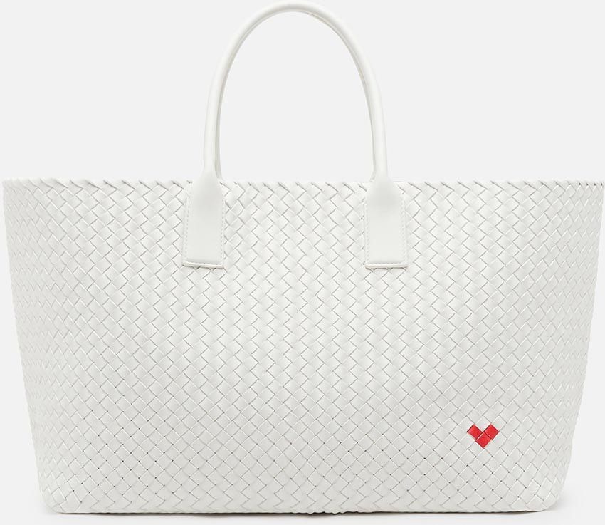 ギフトの有力候補に！“ハートを編み込む”ボッテガ・ヴェネタのレザーアイテムコレクション - 8枚目の画像