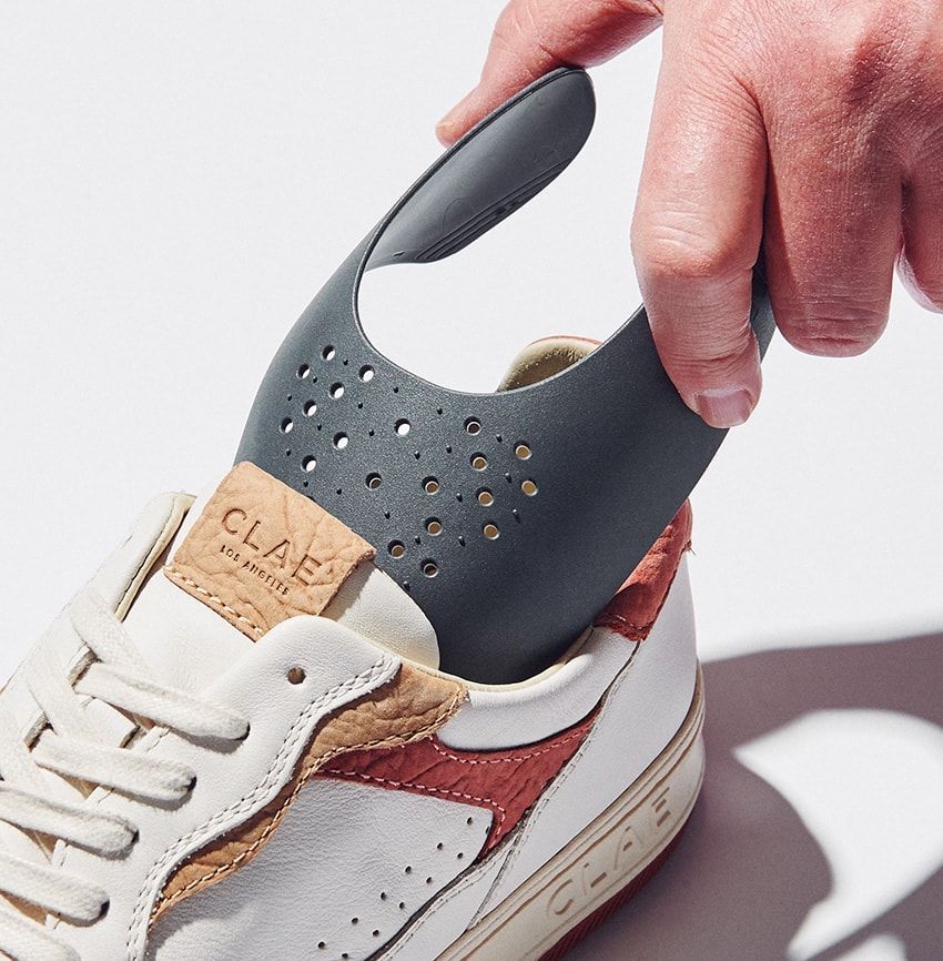 スニーカーのシワを伸ばすプロテクターで、お気に入りと長く良い関係。サステナな2足も紹介！ - 3枚目の画像