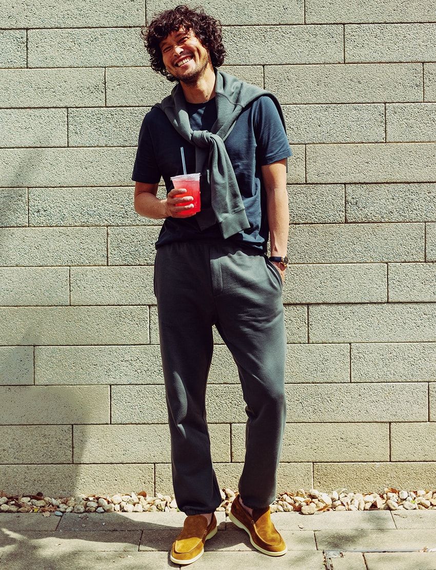 トラックパンツの選び＆着こなしのポイントを解説！今っぽさは“色とシルエット”がキモ - 10枚目の画像