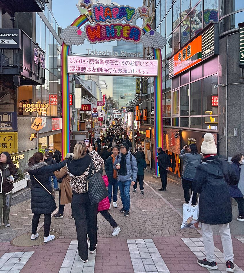 「取材を忘れていて緩めの服を着て来ちゃった」看板娘が、出張先のご当地グルメを堪能していた - 2枚目の画像