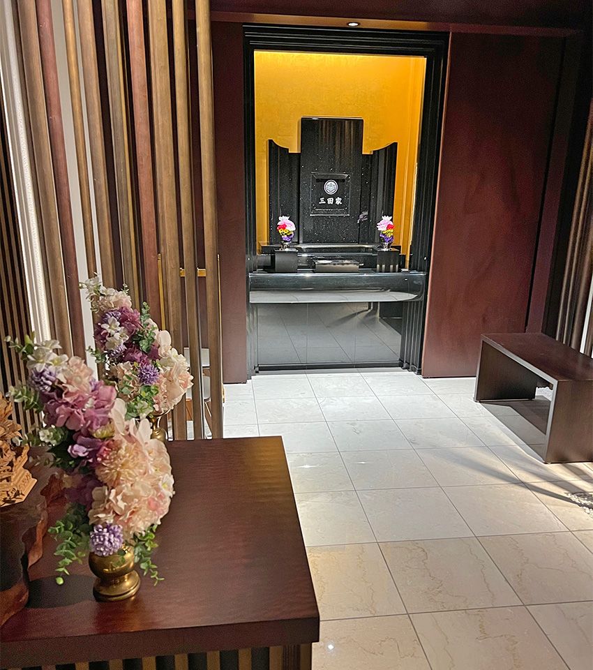 矢沢永吉ファンのお寺の看板娘は、1200年消えていない火に世界平和を祈っていた - 15枚目の画像