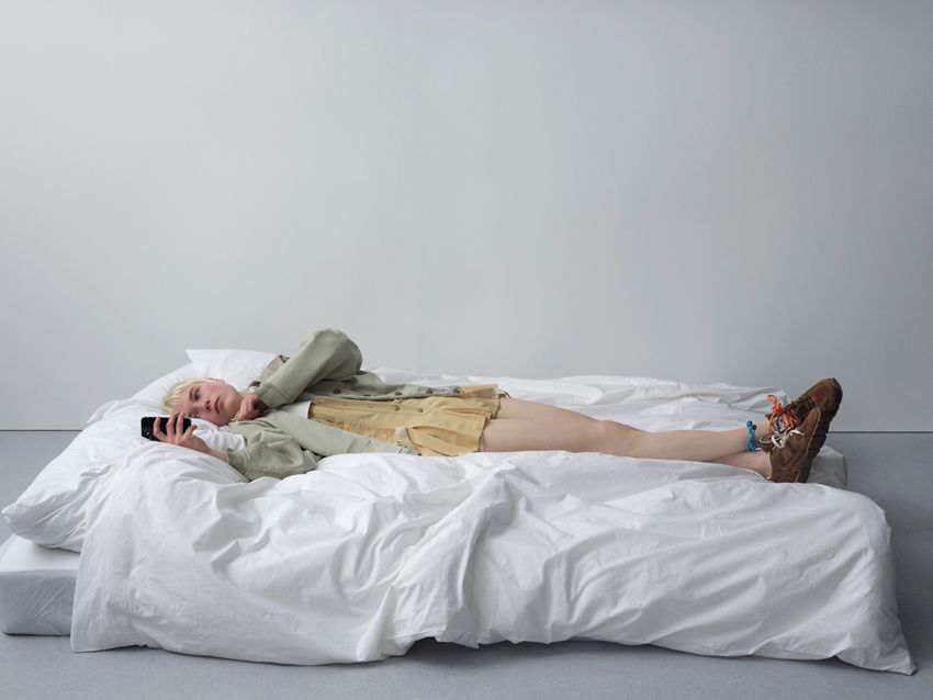 「ニューバランス × ミュウミュウ」コラボの530！独特な風合いが魅力の2カラーが登場 - 4枚目の画像