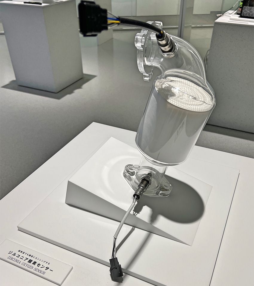 「日本特殊陶業って何の会社？」を丁寧に解説する看板娘が、抽象画の個展を開いていた - 15枚目の画像