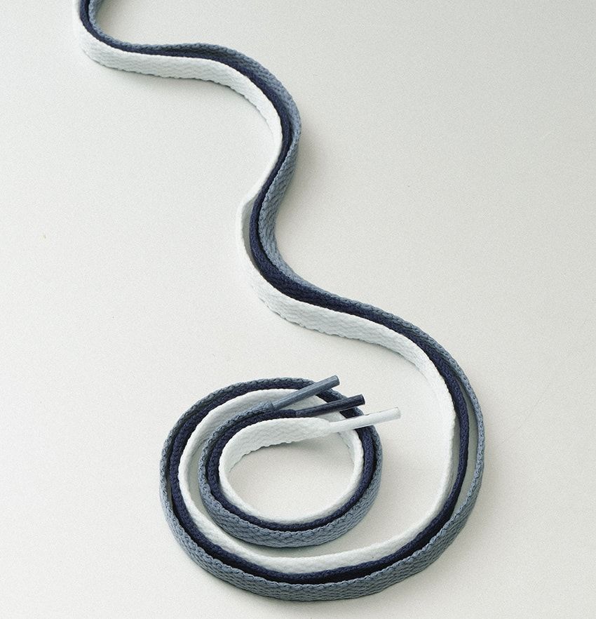 ニューバランス「BB550」にビームスが別注。美しいネイビーの濃淡&3色のシューレースが付属 - 5枚目の画像