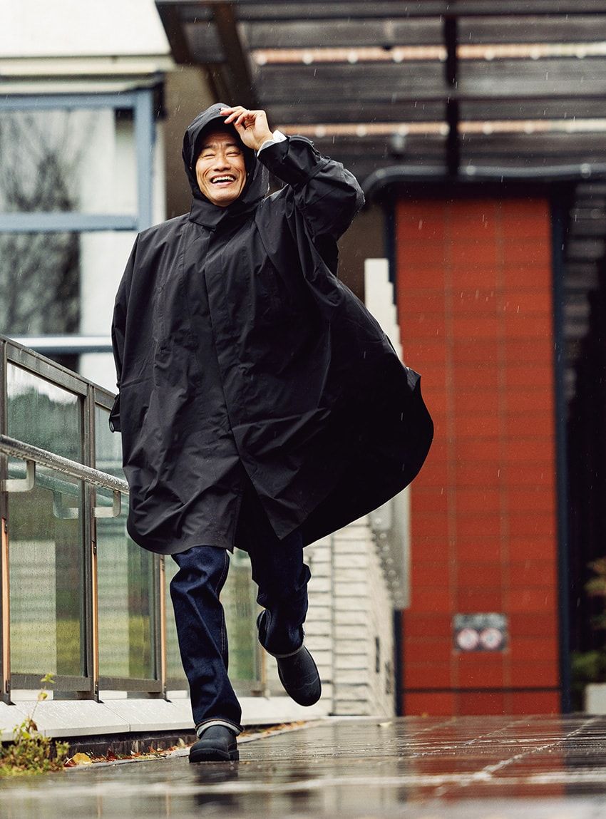 雨でも足取りは軽やか！ユースケ部長の気分をアゲる防水“レインチョ”＆機能的ワークウェア - 2枚目の画像