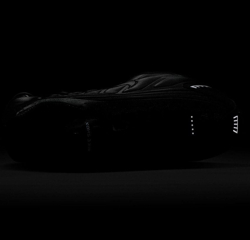 ナイキ「ショックス R4」2001年の人気モデルが進化！GR8で白と黒が先行販売 - 16枚目の画像