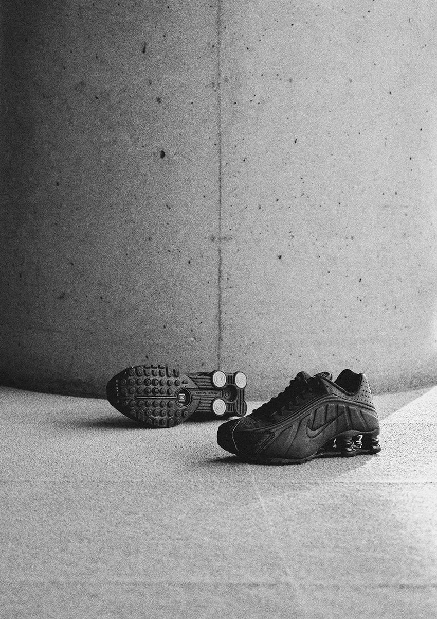 ナイキ「ショックス R4」2001年の人気モデルが進化！GR8で白と黒が先行販売 - 32枚目の画像