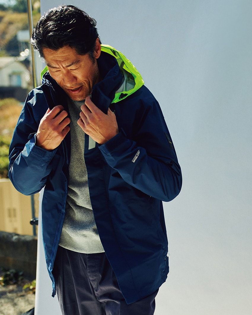 【カラーコーデ】ビビッドカラーはネイビーでまとまりを！巧みな実践スタイル5例で立証 - 6枚目の画像